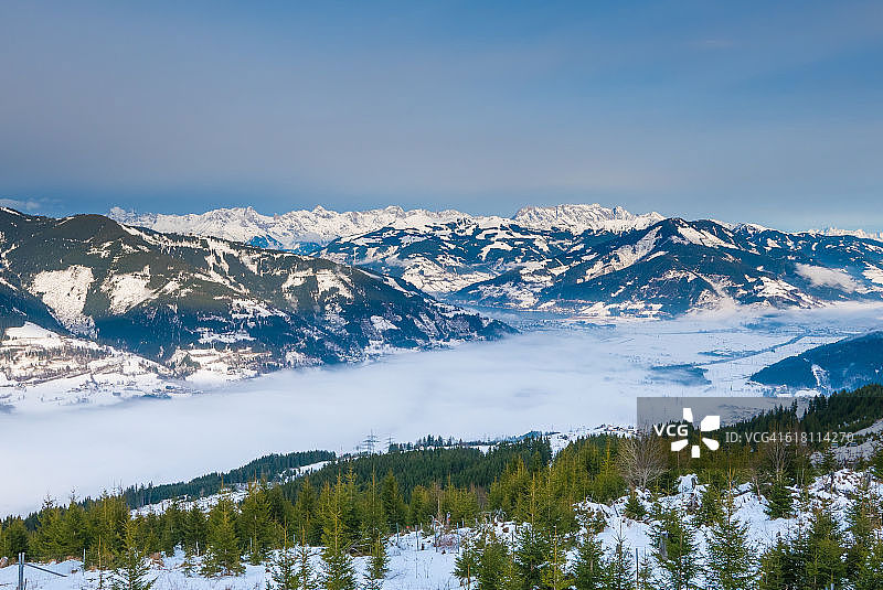 冬季群山对天景观图片素材