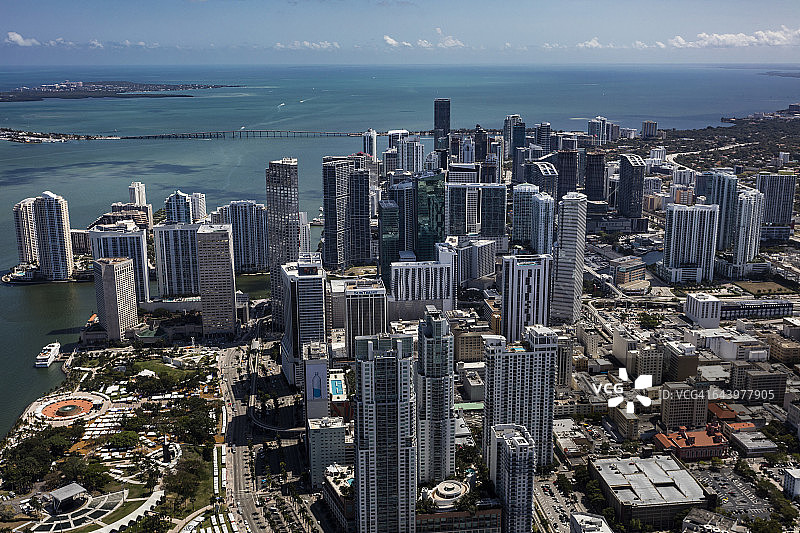 迈阿密市区晴天的航拍图图片素材