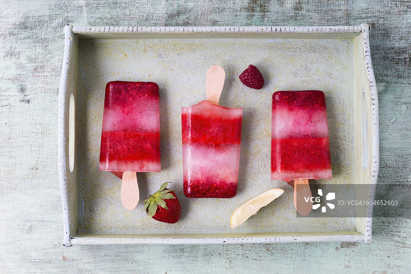 自制草莓覆盆子柠檬冰棒图片素材