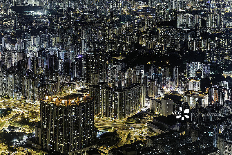 香港，晚上的公寓大楼图片素材