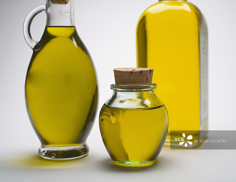 “瓶装橄榄油，特写”图片素材
