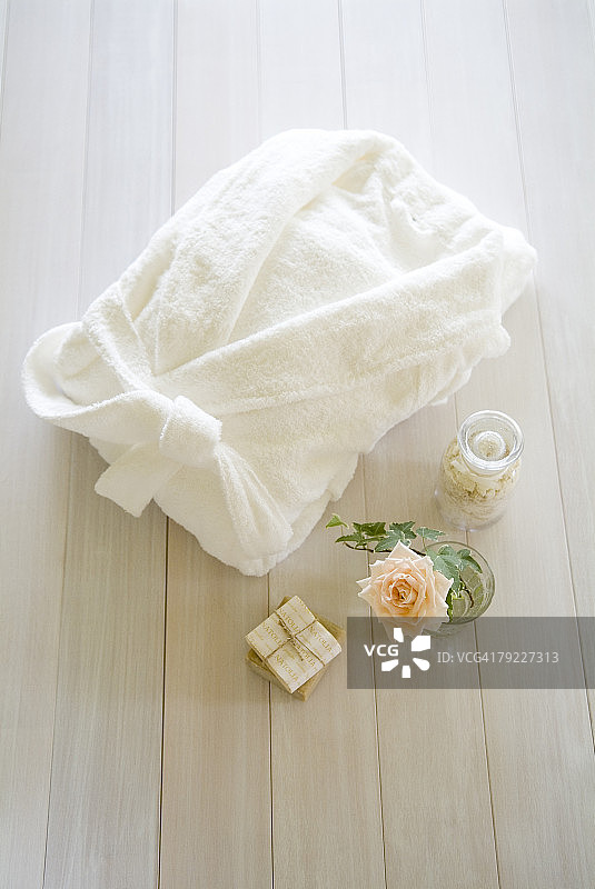 浴袍和肥皂图片素材
