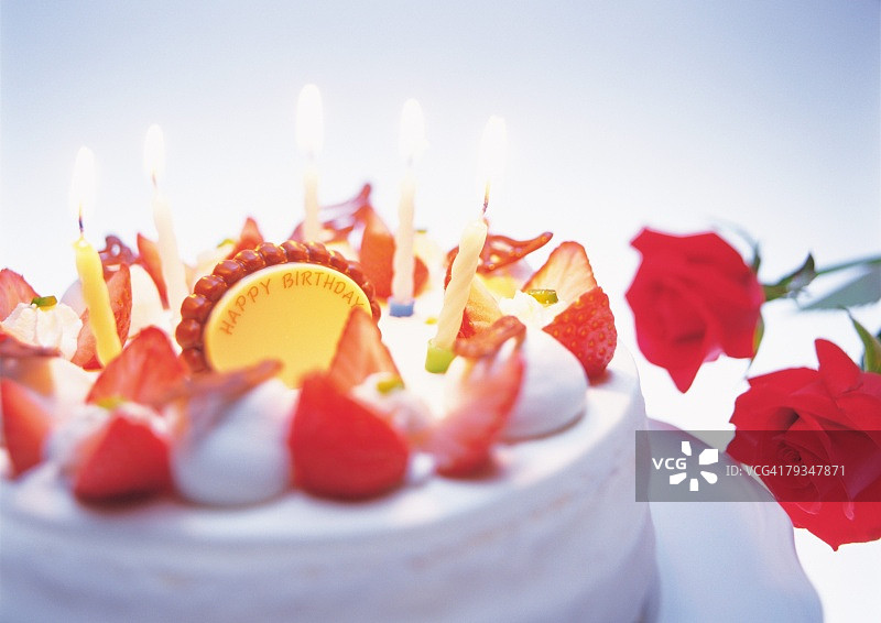 生日蛋糕，草莓，鲜奶油，玫瑰图片素材