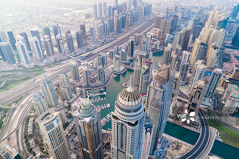 迪拜滨海城市天际线图片素材