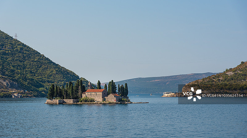 Sveti岛Đorđe(圣乔治岛)，位于黑山博卡科托尔斯卡湾图片素材