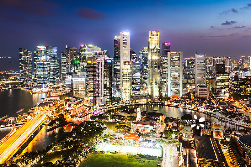 日落时分的新加坡市中心图片素材