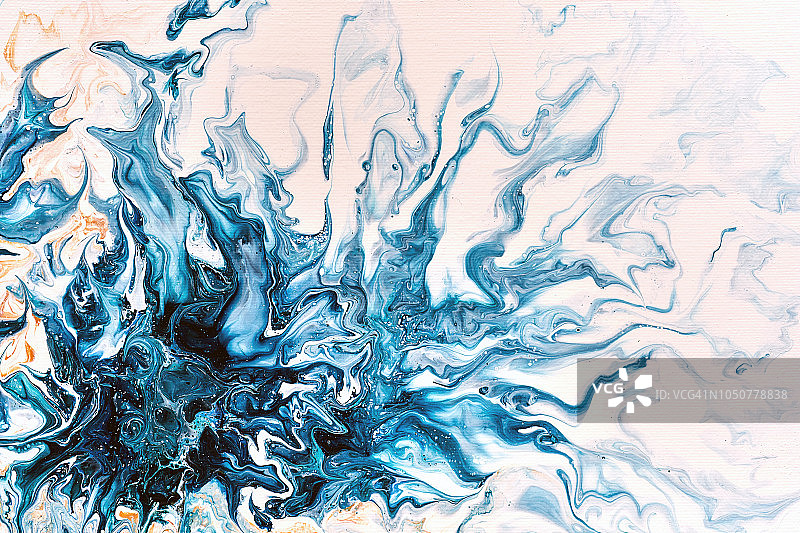 抽象色彩的背景纹理流体艺术丙烯酸颜料。白色上面有蓝色的花图案图片素材