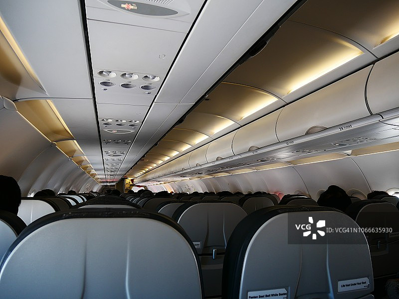 机舱里的飞机座位图片素材