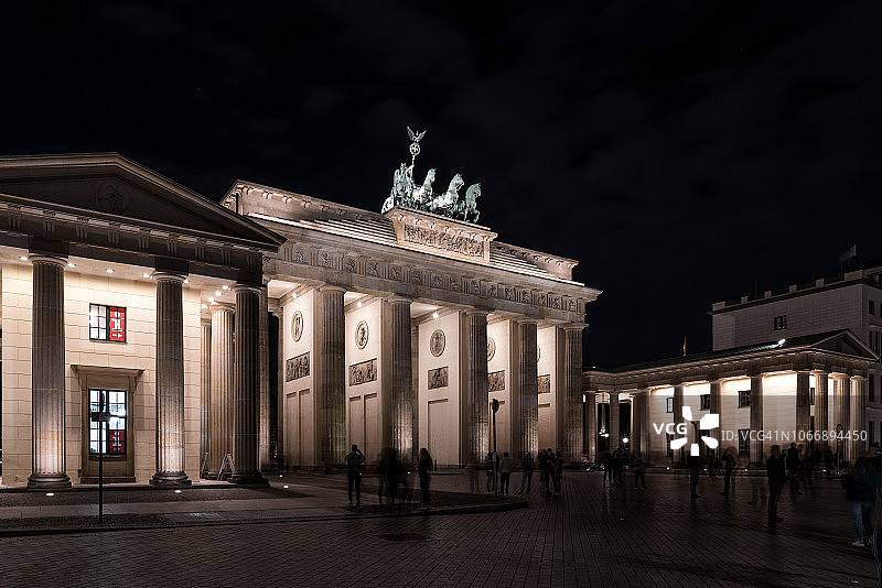 勃兰登堡门，广场和夜广场(德国柏林)图片素材