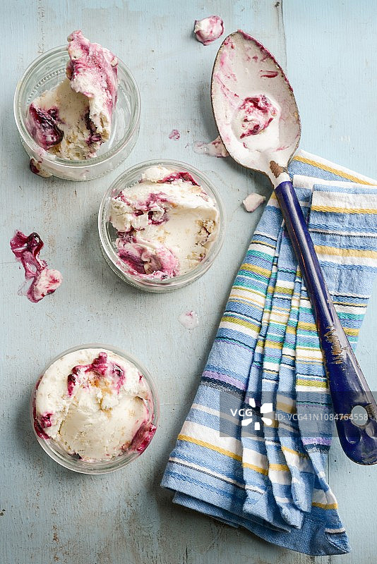 蓝莓蛋糕冰淇淋图片素材
