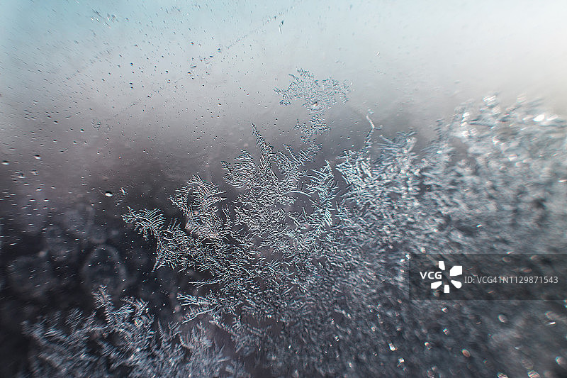 玻璃上的霜雪图案图片素材