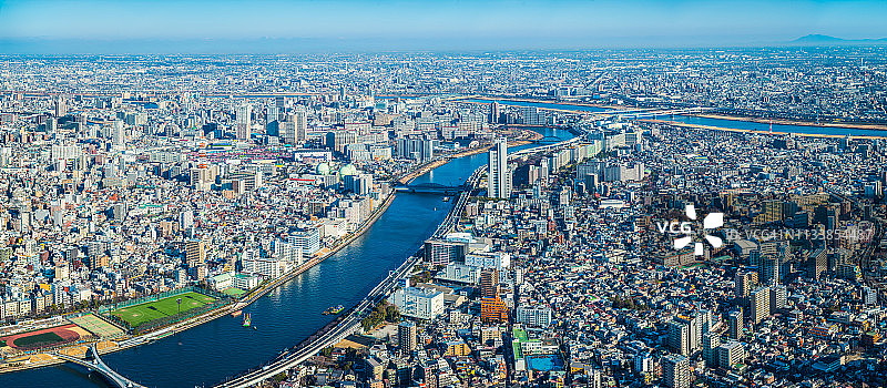 东京空中全景，在高层城市景观住田荒川河日本图片素材