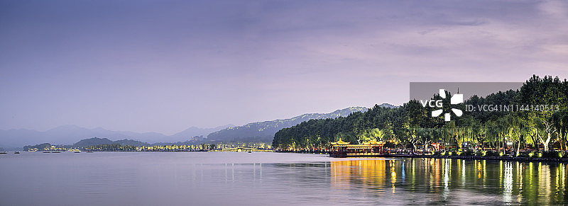 杭州西湖宝石山景夜景图片素材