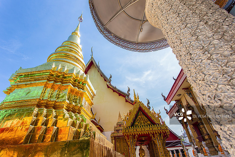 闲置的Wat San Pa，位于泰国北部美丽的寺庙图片素材