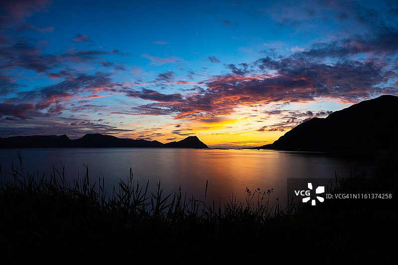 日落前的挪威峡湾-希尔特峡湾，挪威图片素材