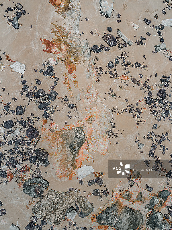 从上往下看，澳大利亚布鲁姆的电缆海滩上的岩石图片素材