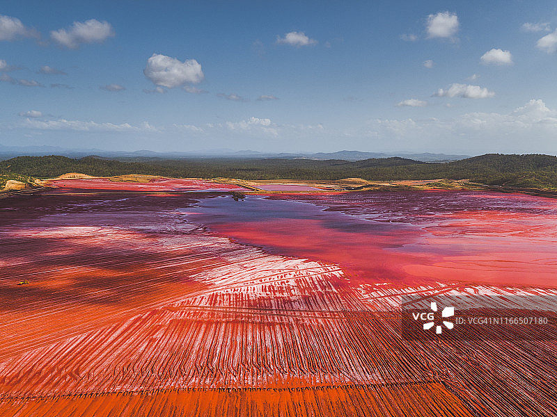 澳大利亚昆士兰州铝矿尾矿的无人机图像图片素材