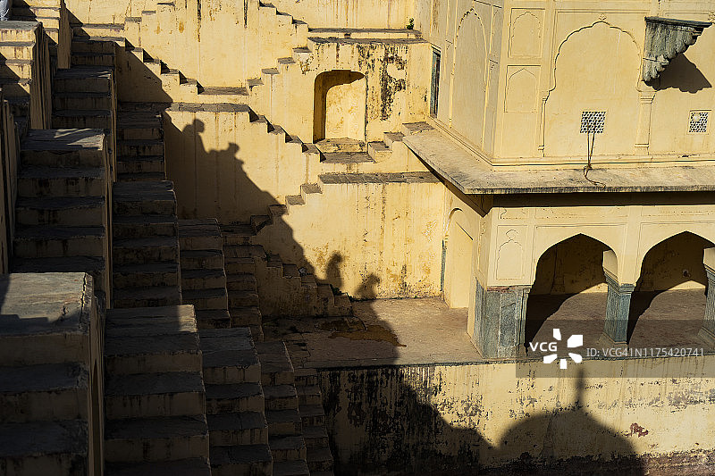 印度拉贾斯坦邦斋浦尔附近的古老阶梯井Panna Meena ka Kund阶梯井图片素材