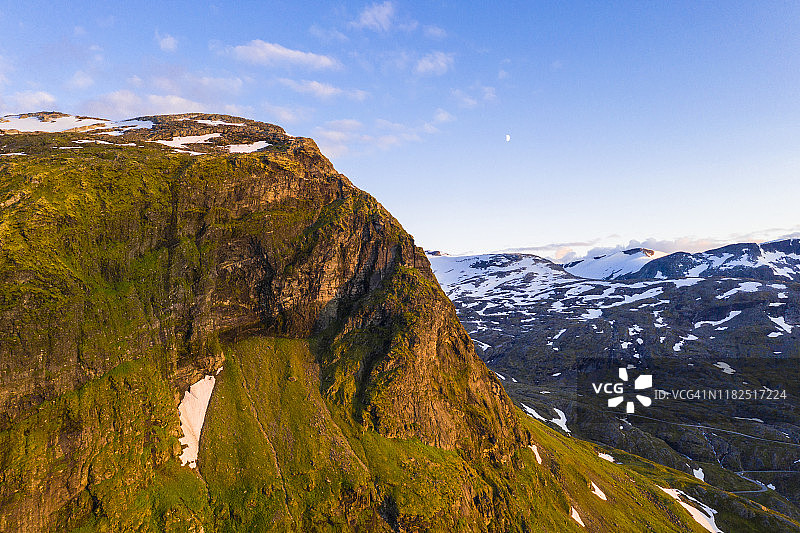 达尔斯尼巴山鸟瞰图，更多og Romsdal，挪威图片素材