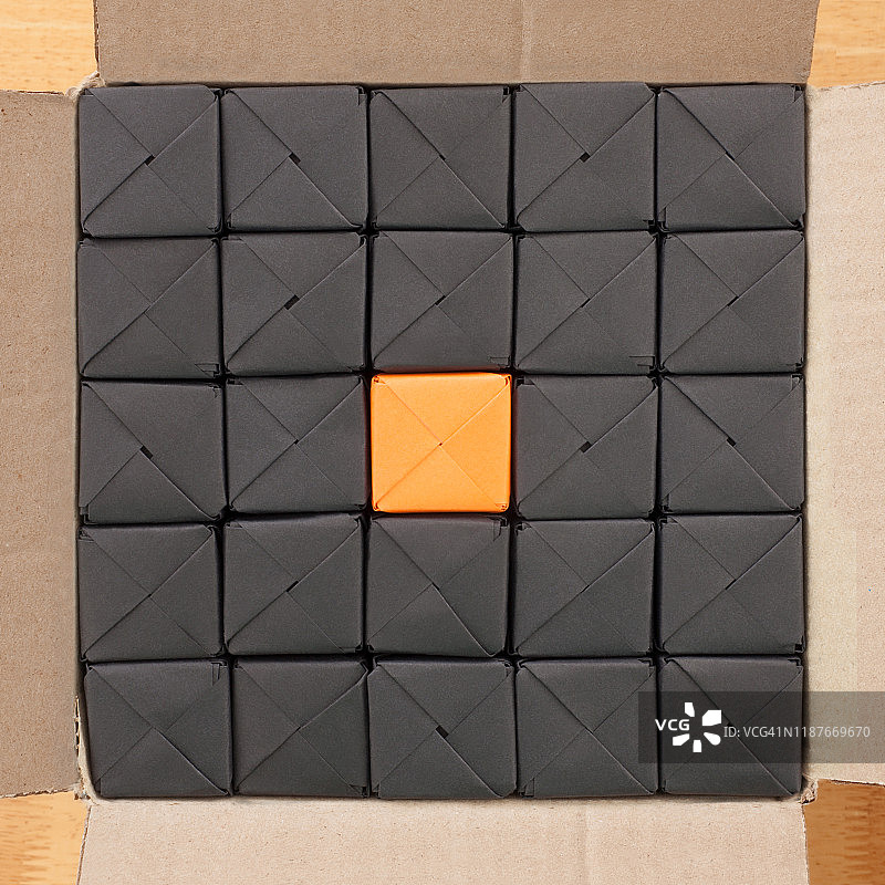 黑色方块，中间是橙色方块图片素材