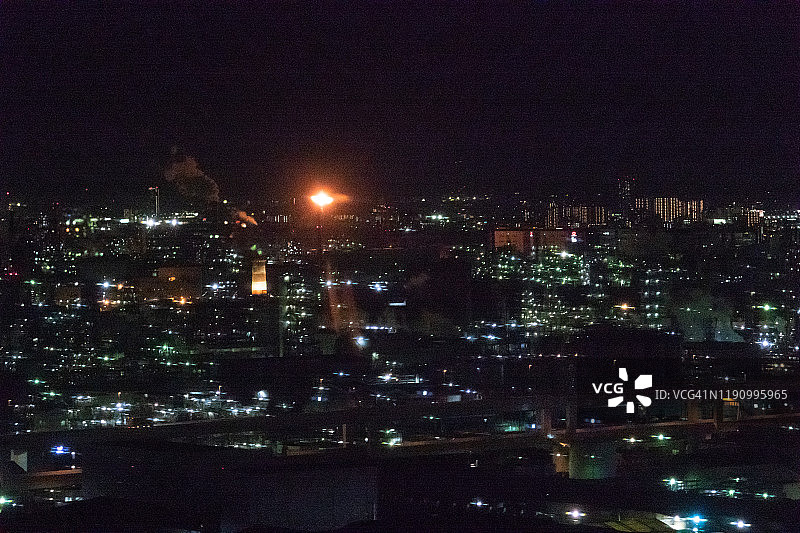 日本神奈川县川崎市厂区从飞机上俯瞰图片素材