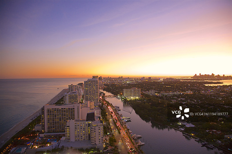 迈阿密海滩的日落俯瞰图片素材