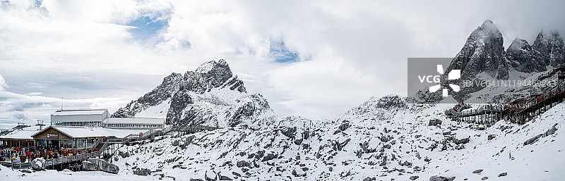 玉龙雪山在丽江，中国云南图片素材