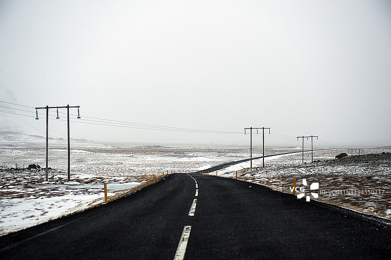 埃克兰Snæfellsnes附近Stykkishólmur的蜿蜒公路图片素材