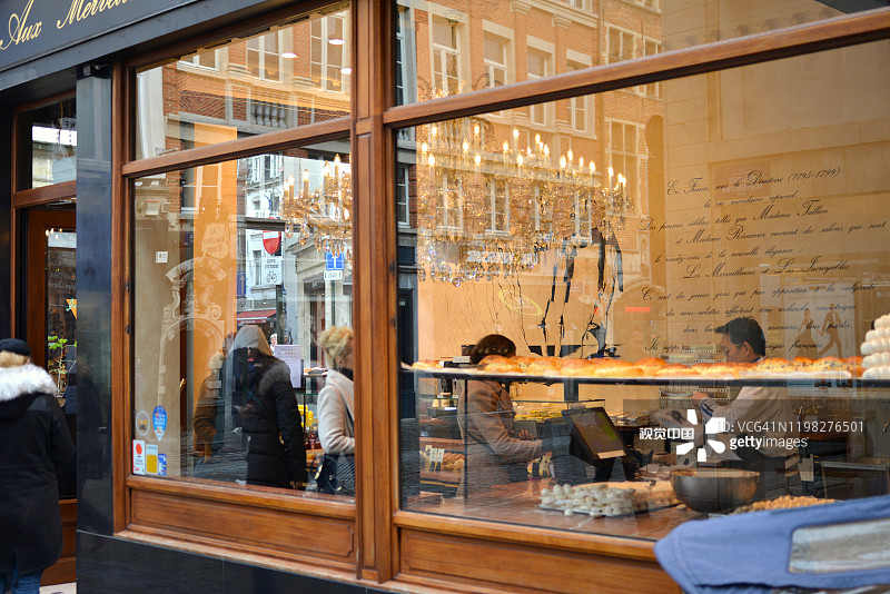 布鲁塞尔大广场附近的一家精致糕点店。图片素材