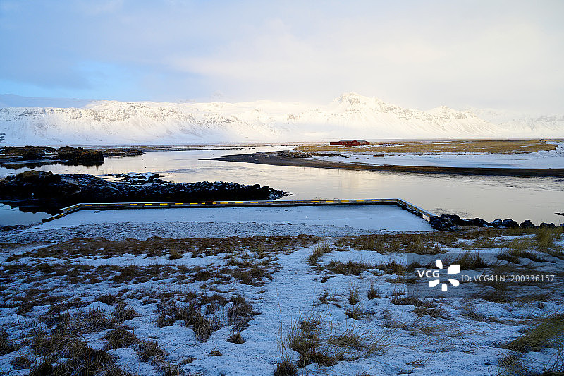 冰岛斯奈费尔斯半岛Budir的冬季景观图片素材