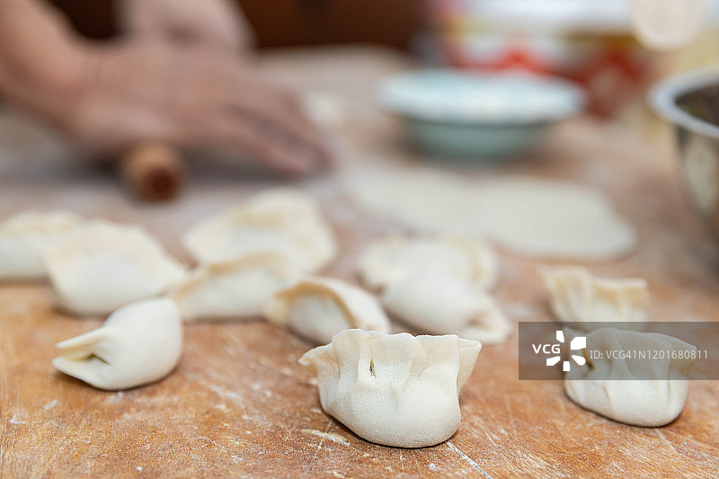烹饪中国饺子(饺子)图片素材