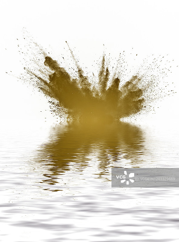 由一团棕色的粉末颗粒在水中反射的白色背景上撞击而成的爆炸。图片素材