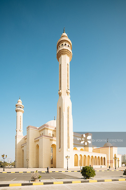 麦纳麦Al Fateh大清真寺的外观，主要建筑和尖塔图片素材