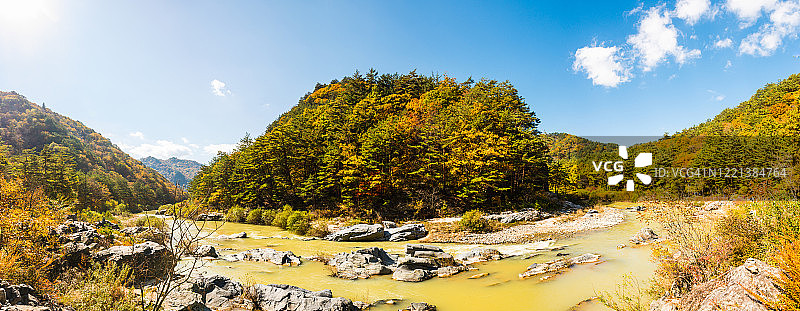 韩国江陵的Nochusan山的秋天景观图片素材