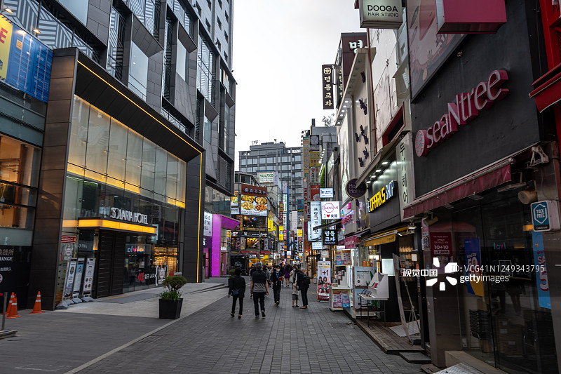 Myeongdong购物街图片素材