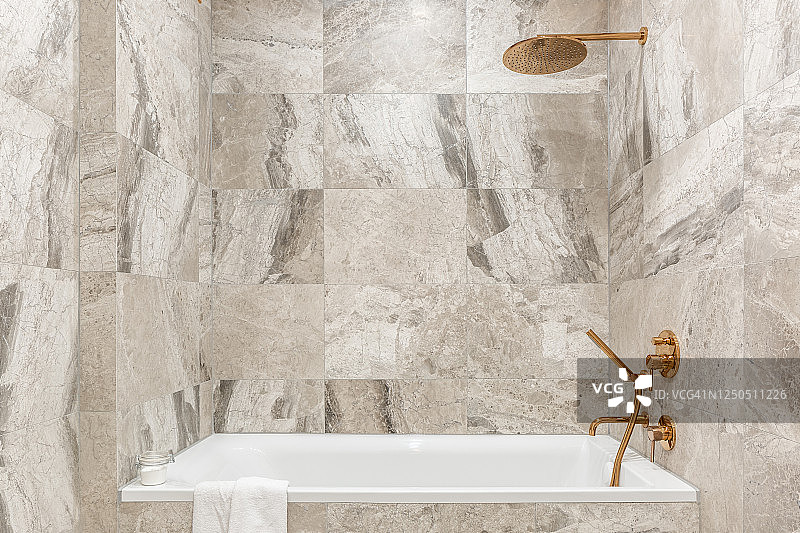 浴室浴缸，大理石瓷砖图片素材