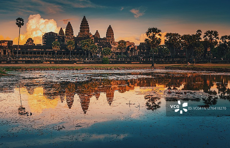 日落期间吴哥窟寺庙的风景，暹粒，柬埔寨，亚洲图片素材