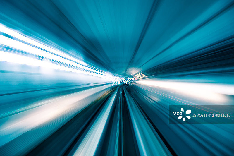 隧道中的速度和运动图片素材