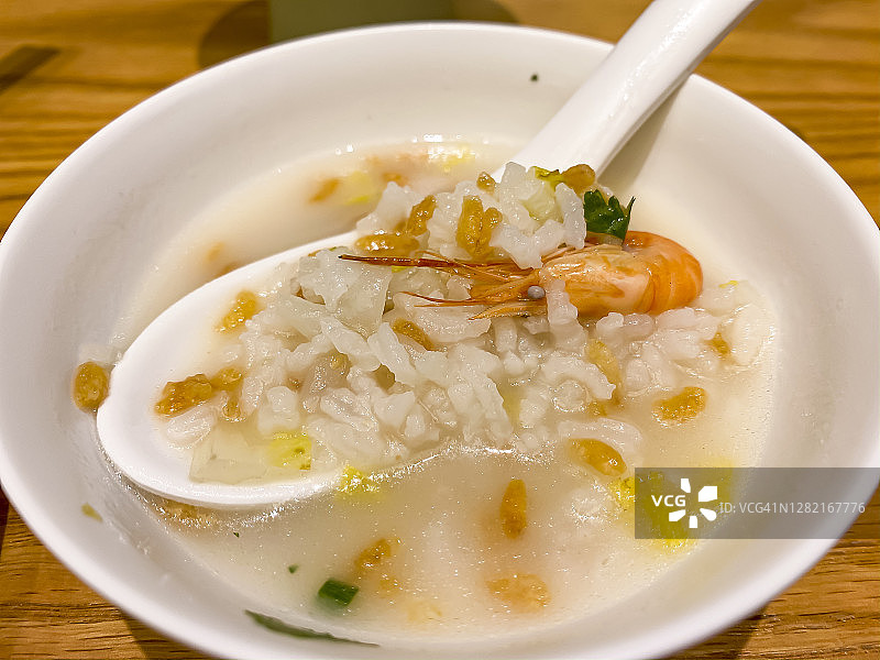 传统的中国菜，米饭配海鲜汤图片素材