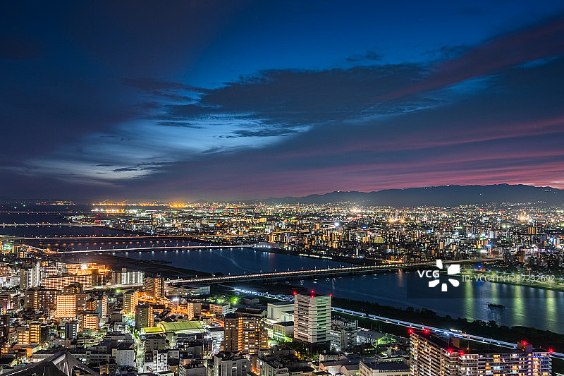 日本大阪城市天际线夜景图片素材