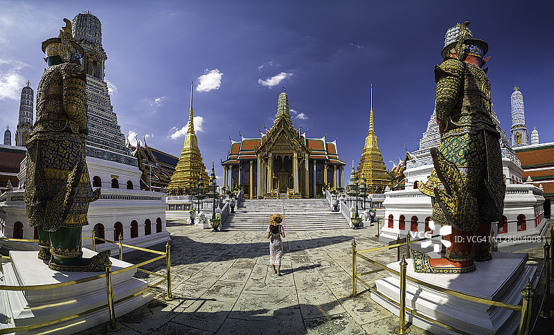 在曼谷大皇宫玉寺独自旅行图片素材
