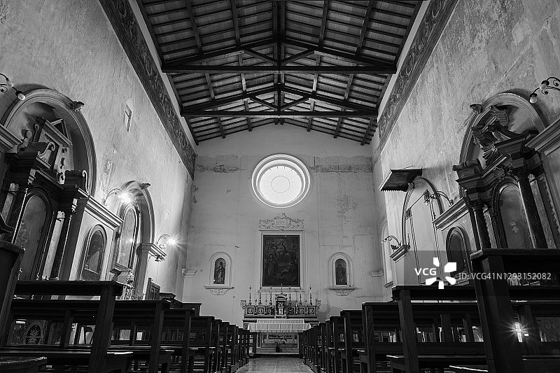 Isernia,莫利塞。圣基娅拉教堂。视图。图片素材