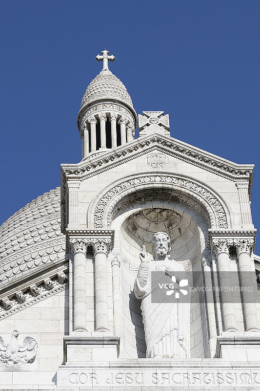 巴黎圣心大教堂正面的雕像图片素材