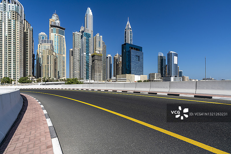 阿拉伯联合酋长国迪拜的公路交通图片素材