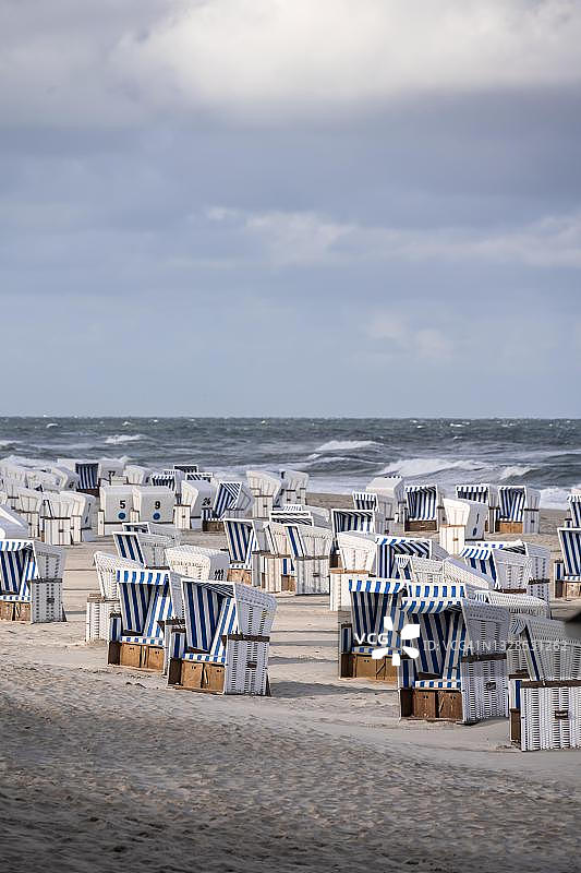 西海滩椅，西尔特，北弗里斯兰岛，北海，北弗里斯兰，石勒苏益格-荷尔斯泰因，德国图片素材