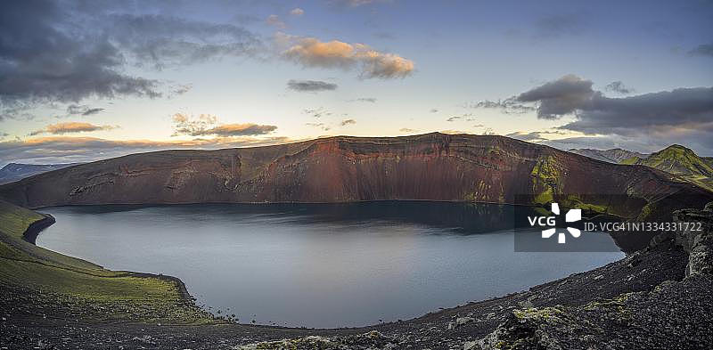 火山丘状火山的卡尔德拉，好战的伊特拉，苏德兰，冰岛图片素材