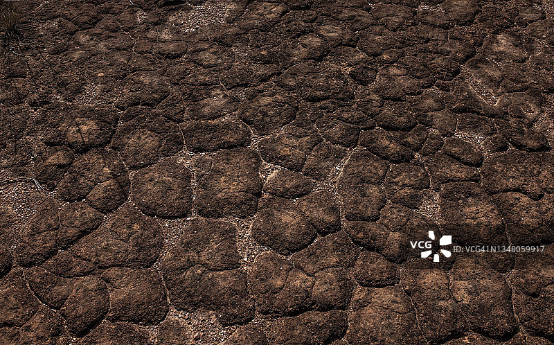 干旱时期的裂缝地球图片素材