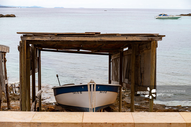 西班牙福门特拉岛典型的船坞建筑图片素材