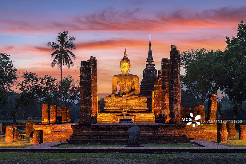 泰国素可泰省素可泰历史公园的玛哈寺图片素材