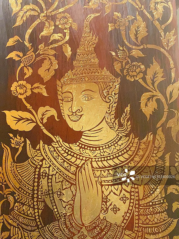 泰国柚木传统漆器作品。图片素材